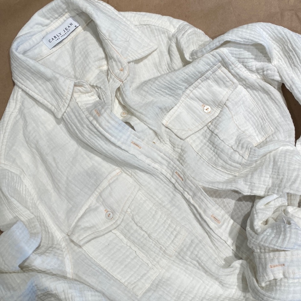 Carly Jean LA medium ivory cotton button down